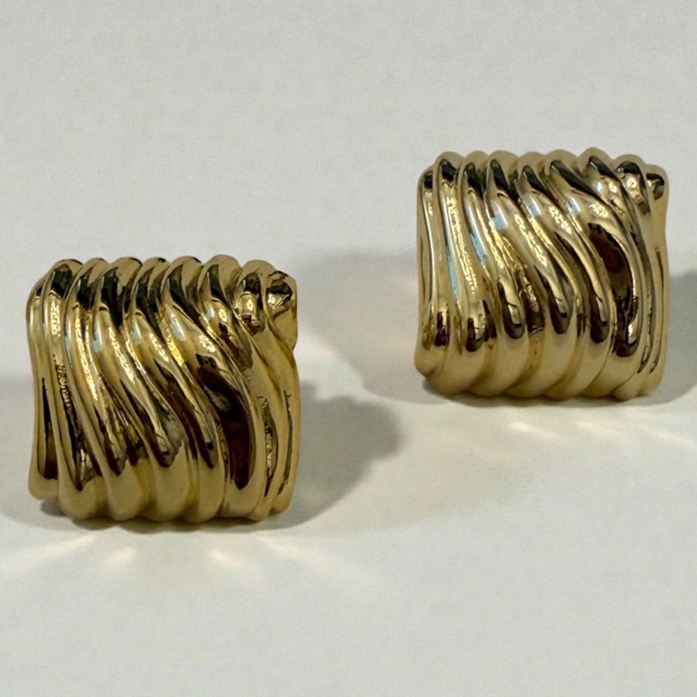 Vintage ‘80s Wavy Square Chunky Elegant Gold-Toned Women's Earrings